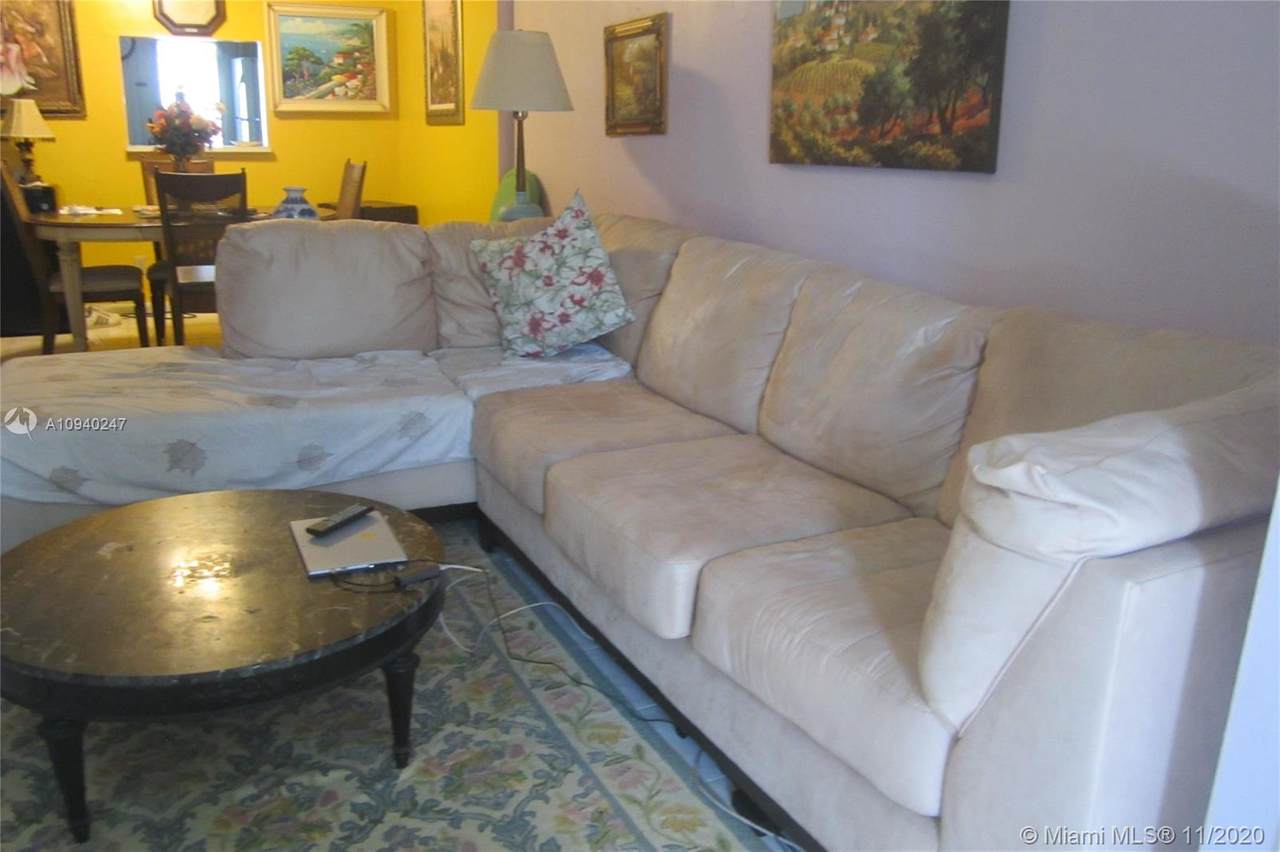 319 14th Ave - Photo 1