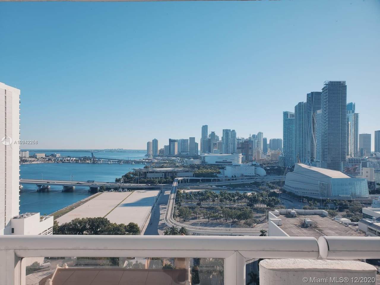 1717 Bayshore Dr - Photo 1