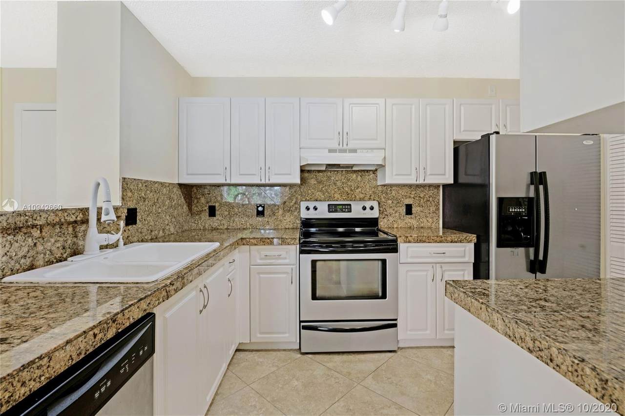 19501 Country Club Dr - Photo 1