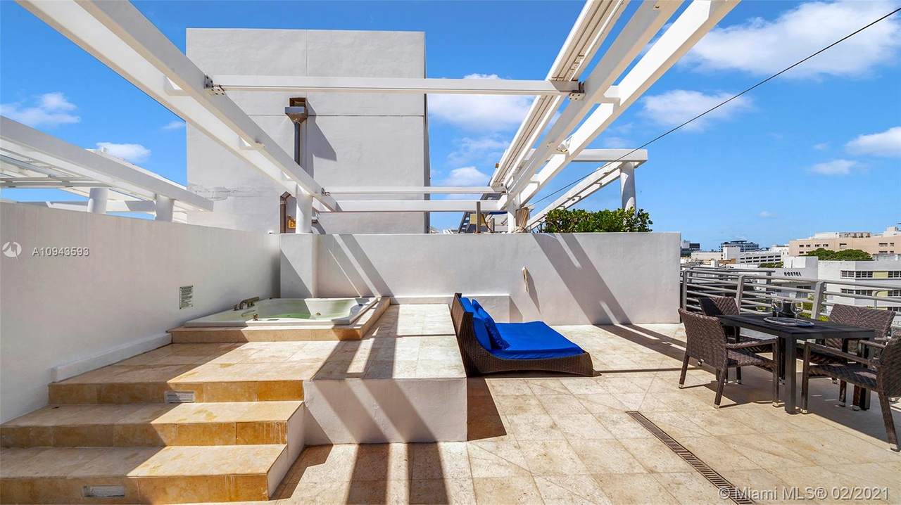 1437 Collins Ave - Photo 1