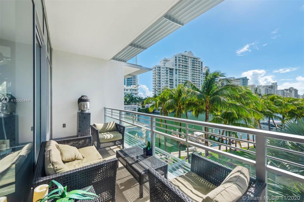 6101 Aqua Ave - Photo 1
