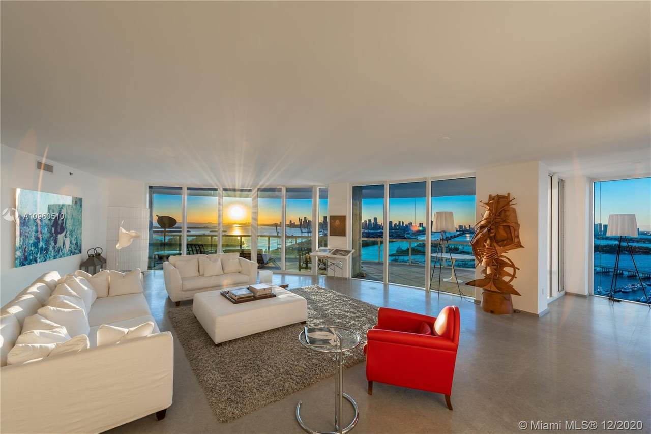 1000 Pointe Dr - Photo 1