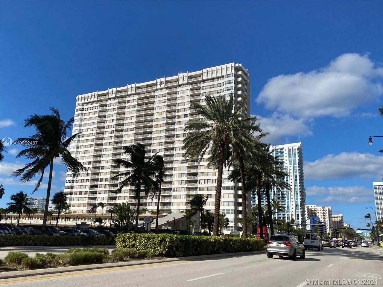 1985 Ocean Dr - Photo 1