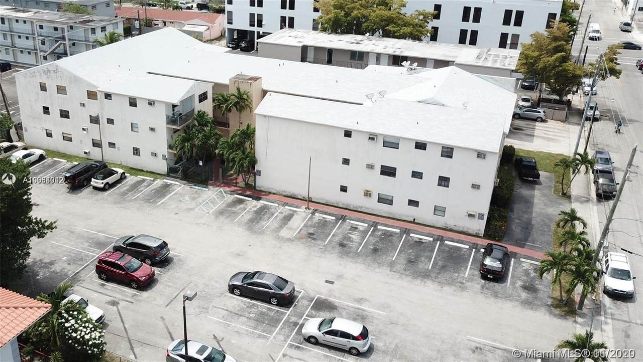 142 18th Ave - Photo 1