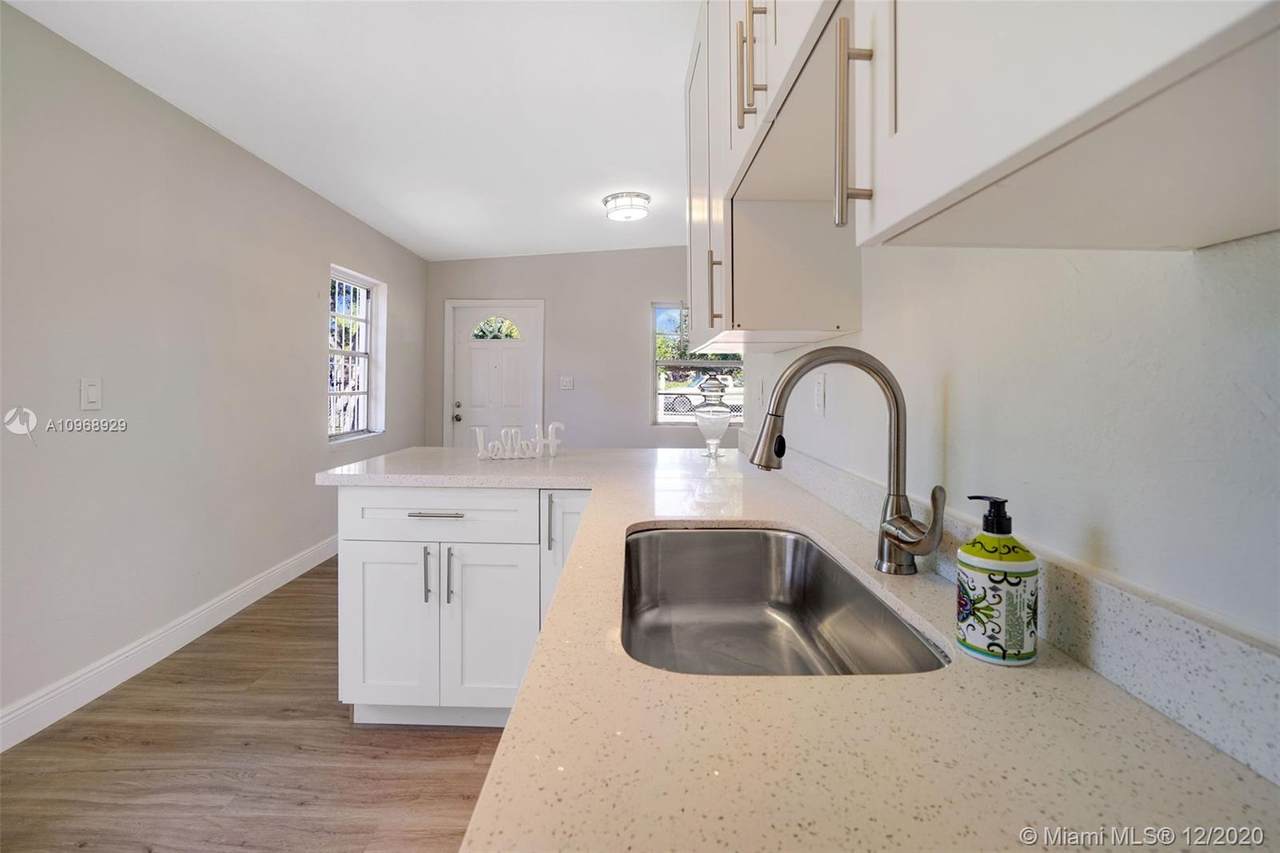 1320 120th St - Photo 1