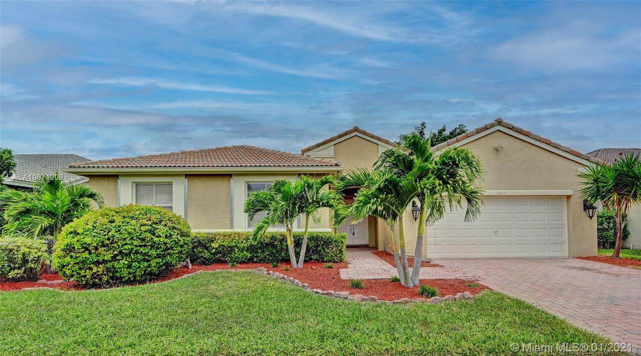 11247 Sea Grass Cir - Photo 1