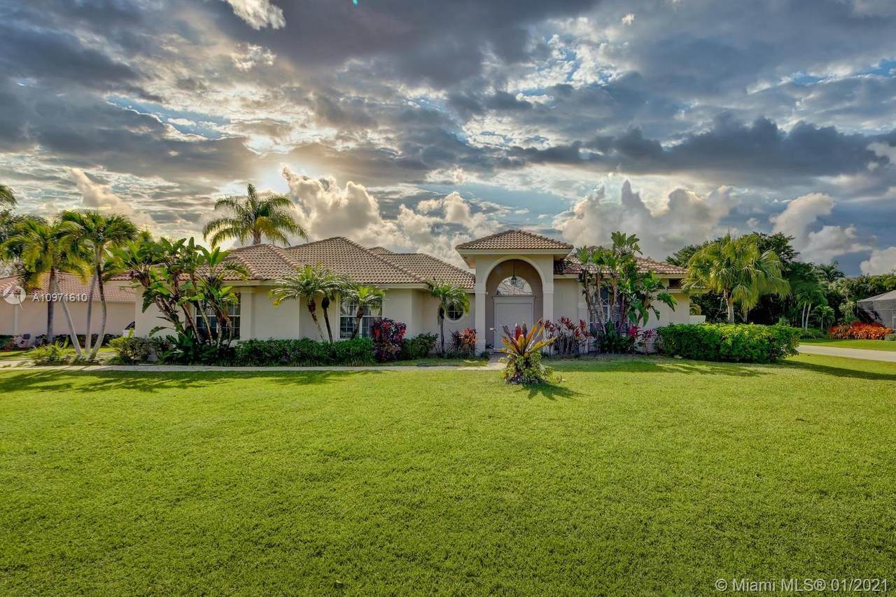 7875 Fairway Ln - Photo 1