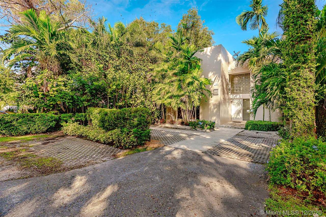 4111 Battersea Rd - Photo 1