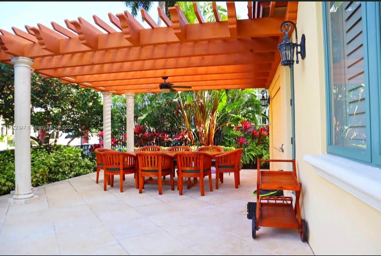 628 Coral Way - Photo 1