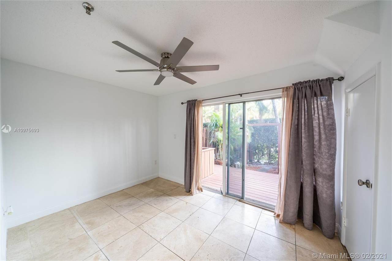 240 15th Rd - Photo 1