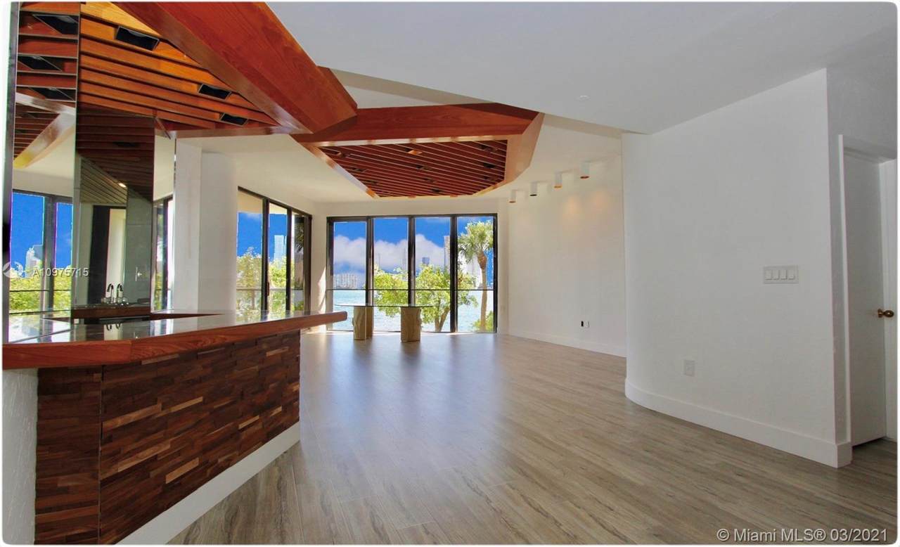 4000 Island Blvd - Photo 1