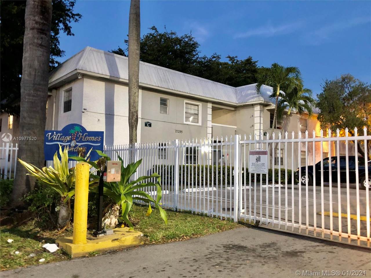 17255 95th Ave - Photo 1