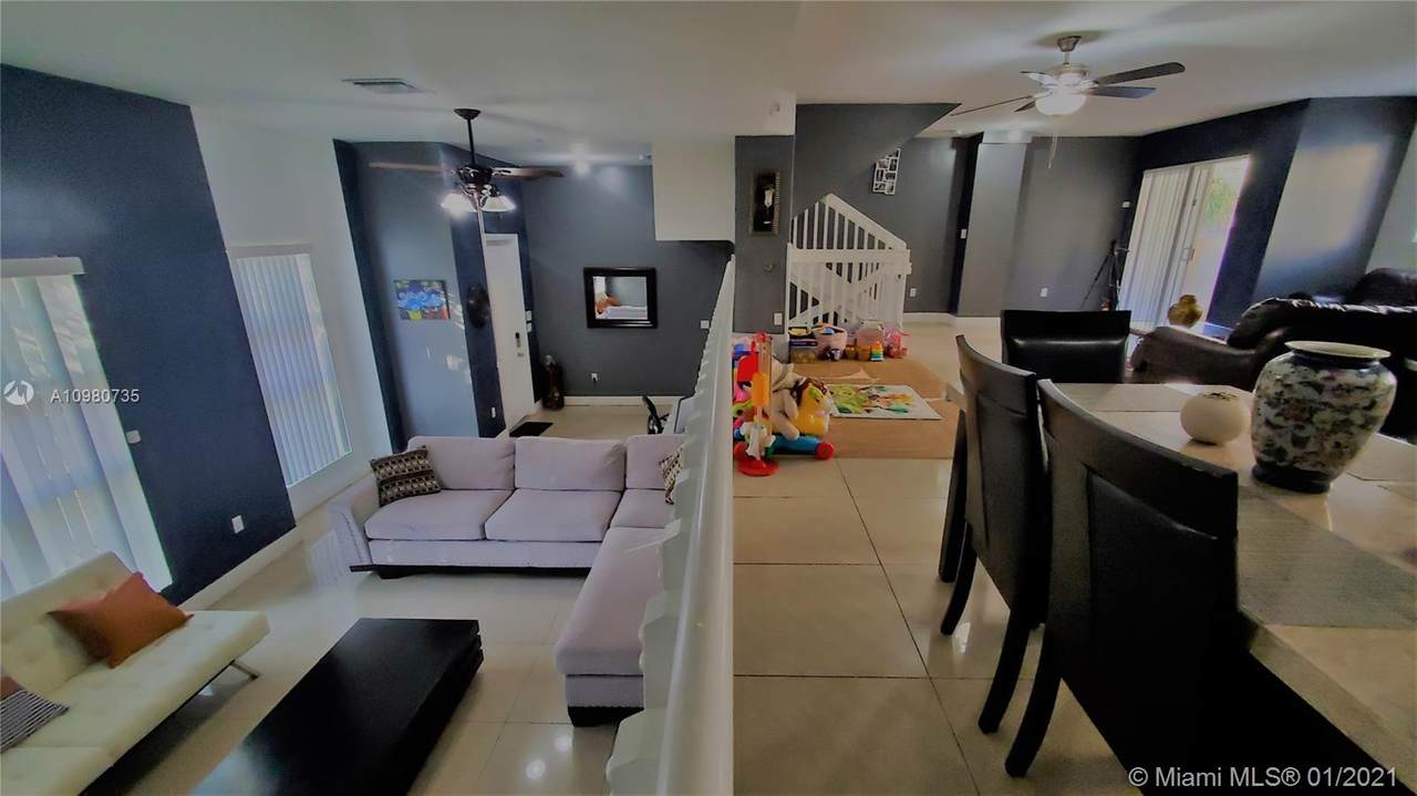 1666 Hayes St - Photo 1