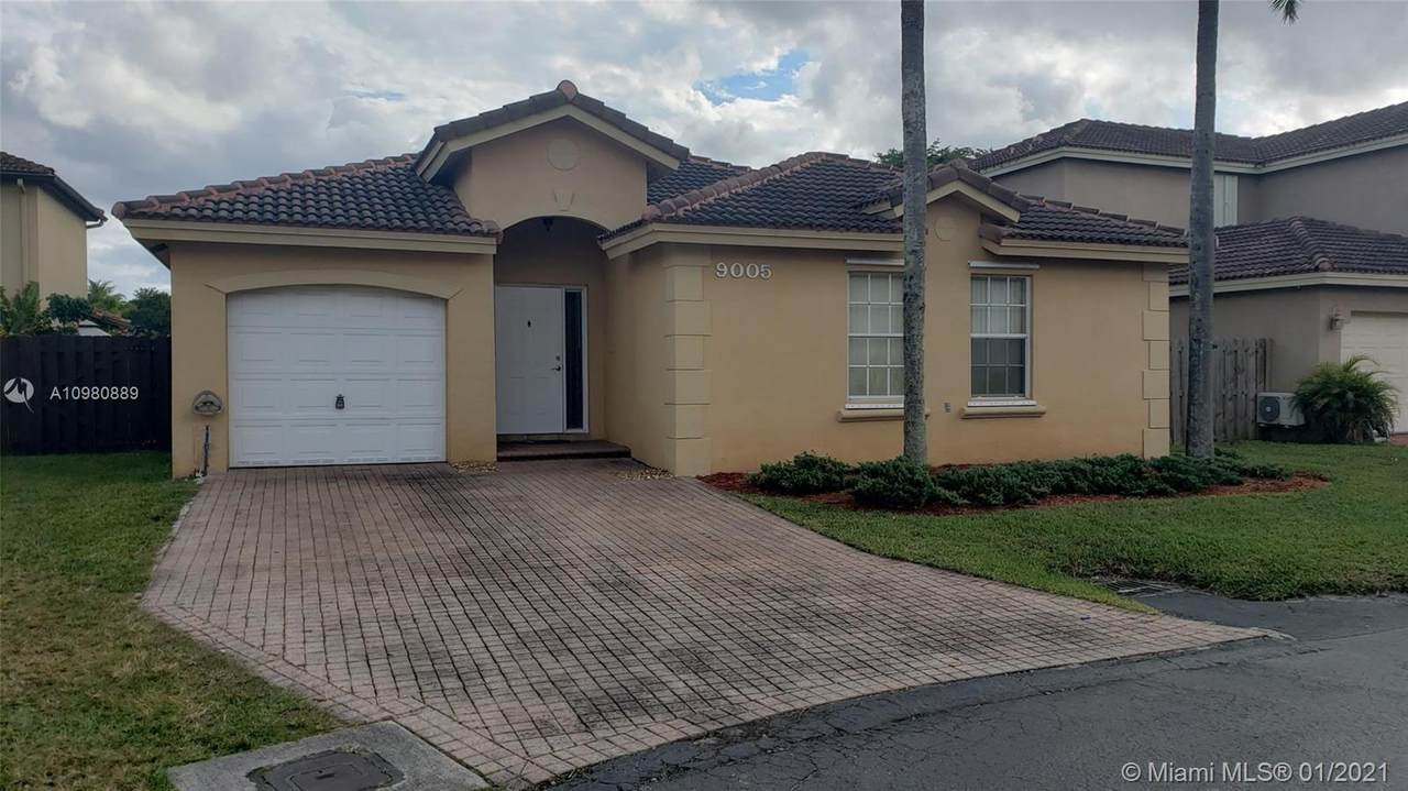 9005 168th Ct - Photo 1
