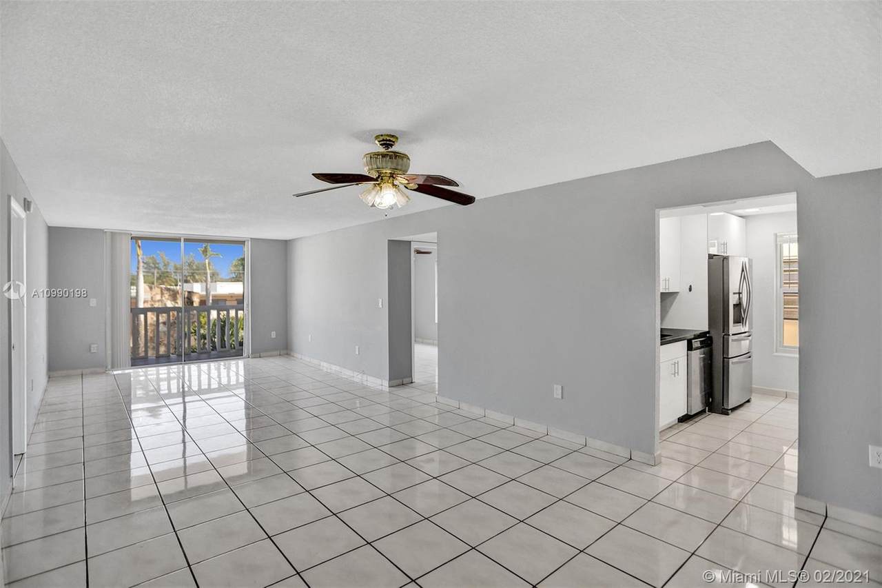 8530 Byron Ave - Photo 1
