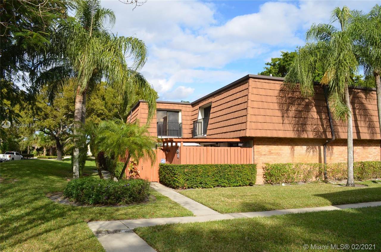 9122 19th Ct - Photo 1