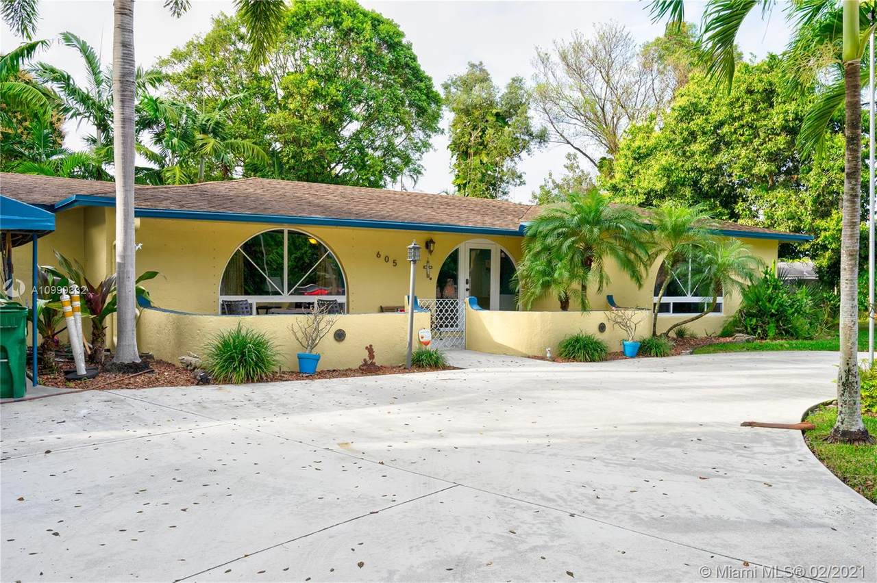 605 65th Ave - Photo 1