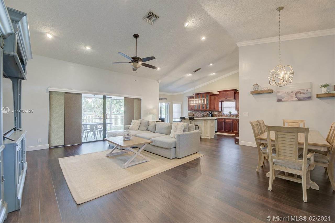 8615 83rd St - Photo 1