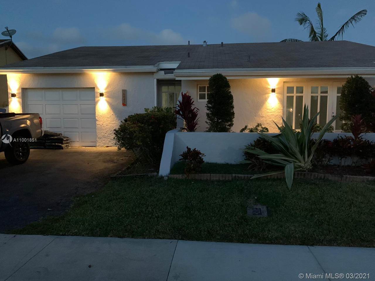 16643 Redwood Way - Photo 1