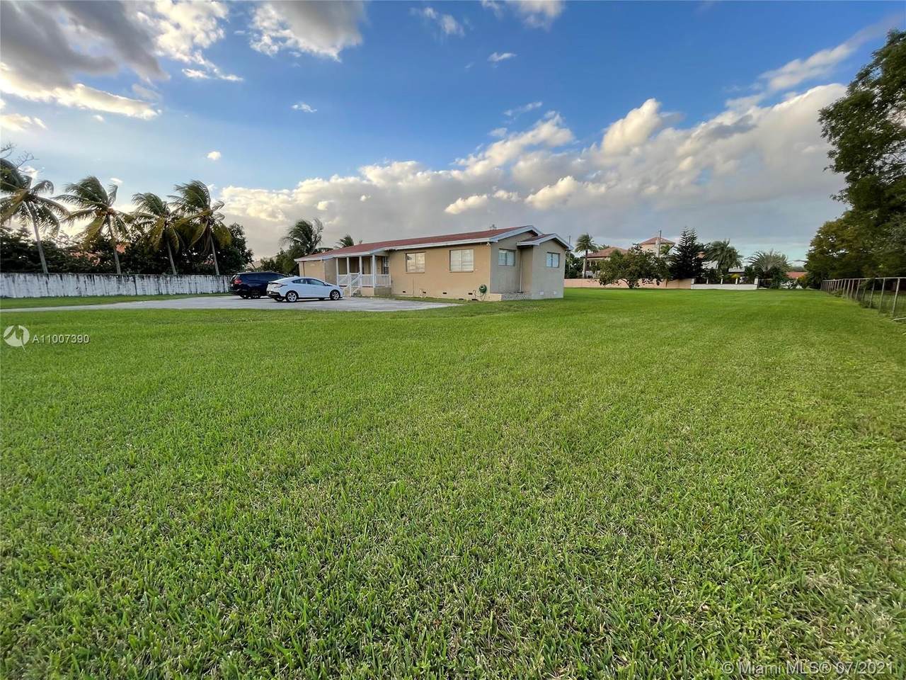 10965 28th St - Photo 1