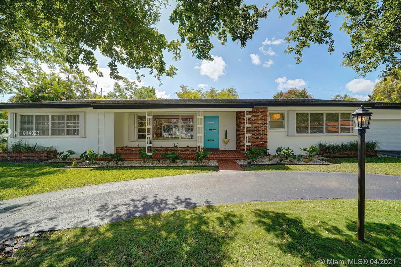 5490 85 St - Photo 1