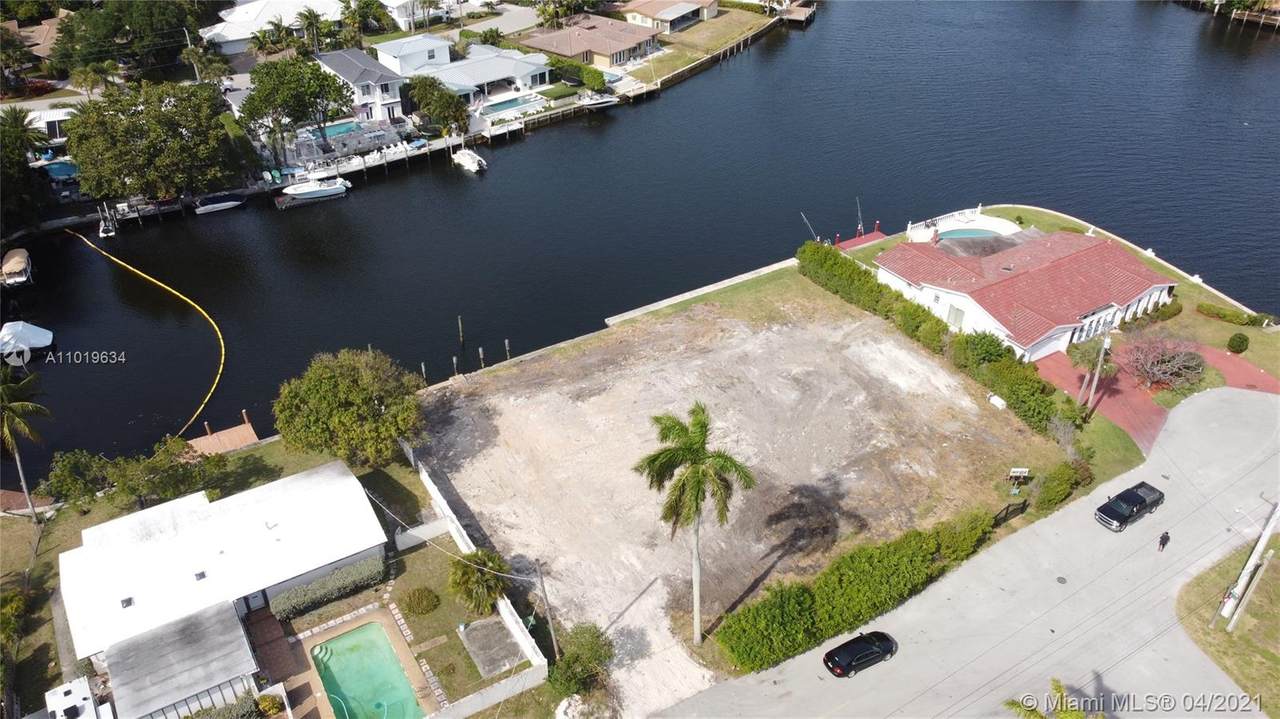2225 19th St - Photo 1