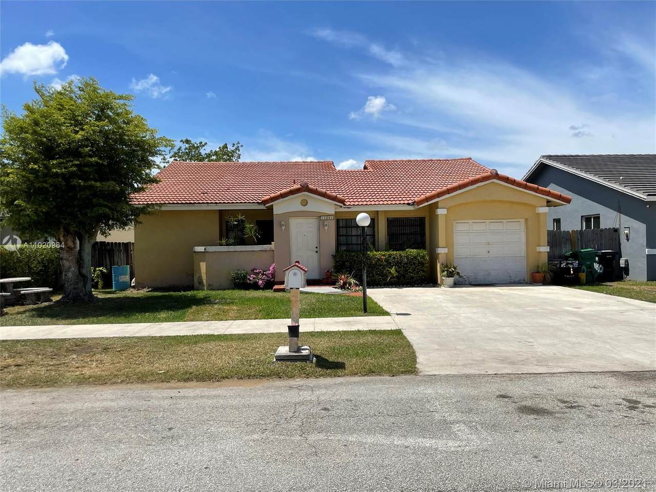 10860 143rd Ct - Photo 1