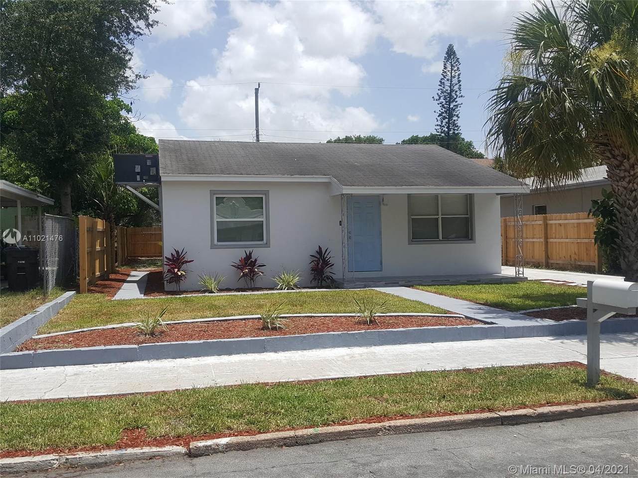 712 53rd St - Photo 1