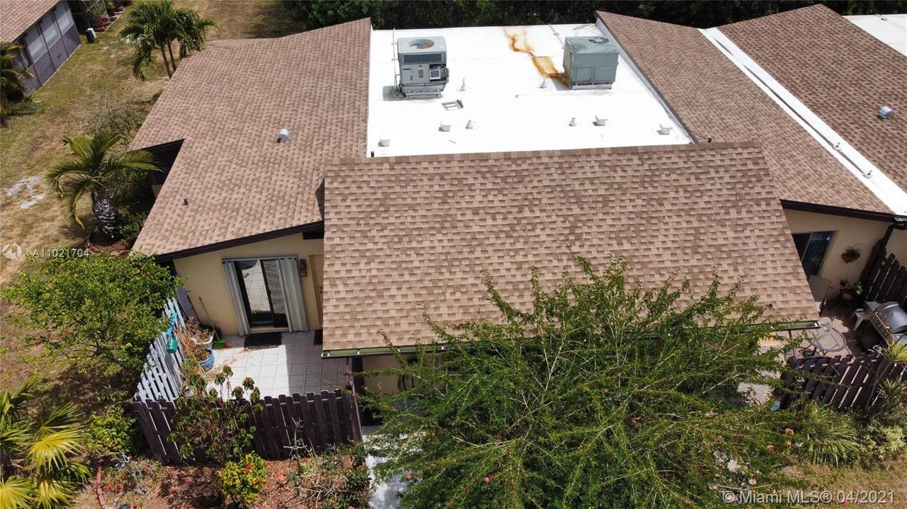 101 Essex Rd - Photo 1
