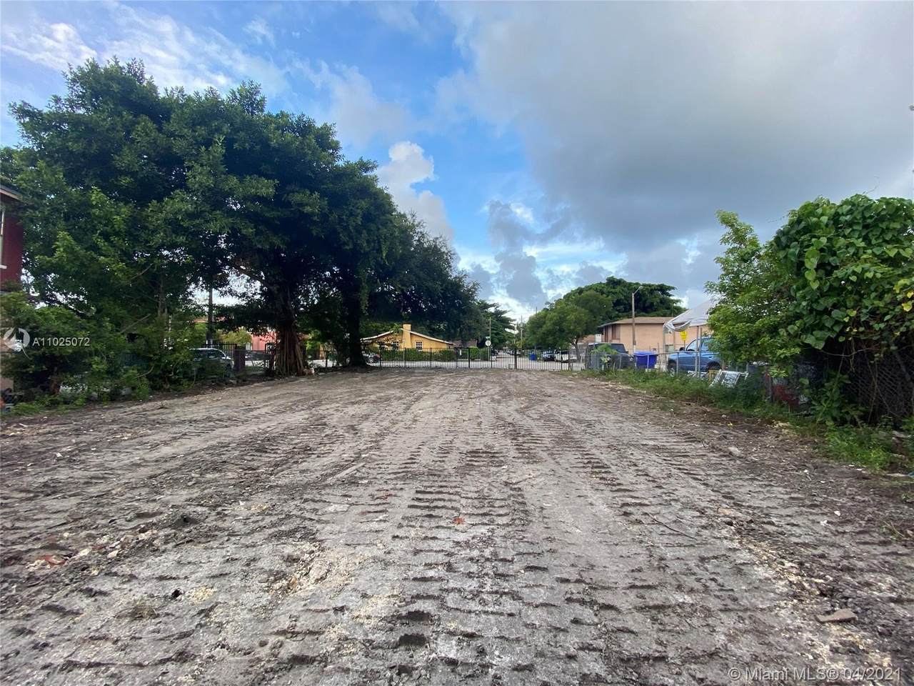 5936 Miami Ave - Photo 1