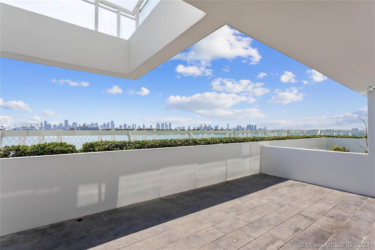 520 West Ave - Photo 1