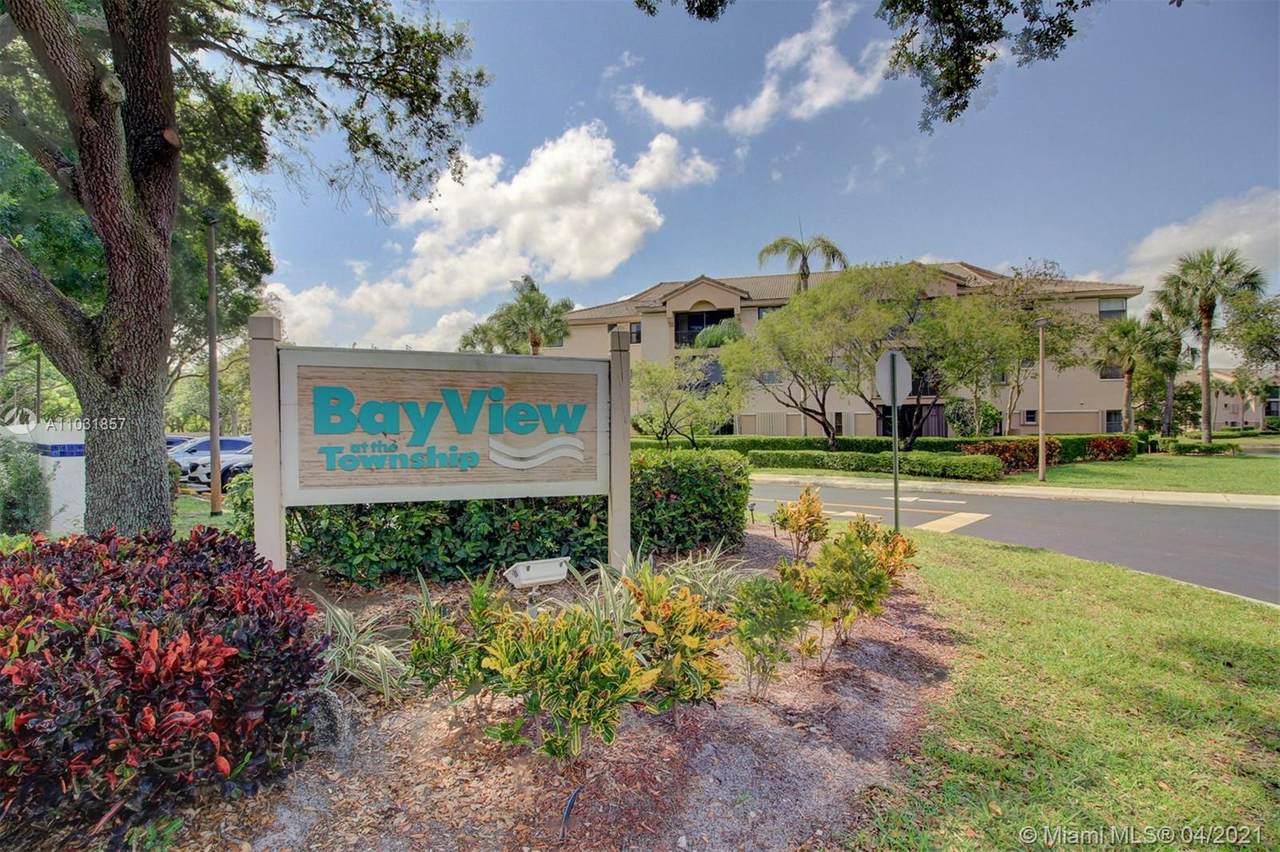 4111 Coral Tree Cir - Photo 1