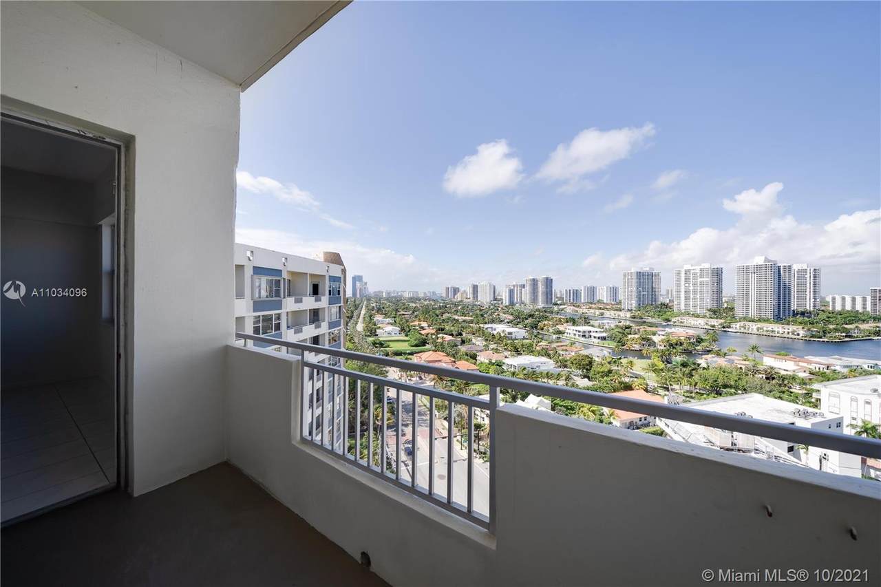 3180 Ocean Dr - Photo 1