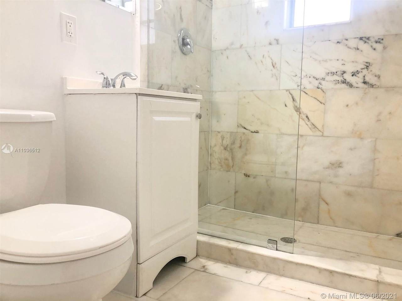 1526 Pennsylvania Ave - Photo 1
