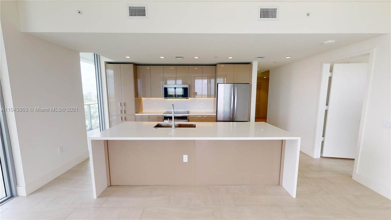 2000 Metropica Way - Photo 1