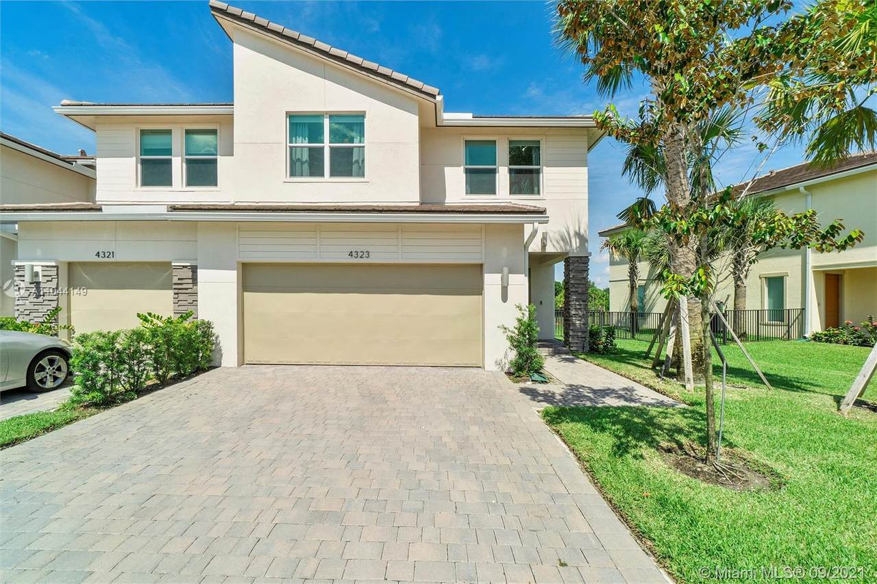 4323 Lago Dr - Photo 1