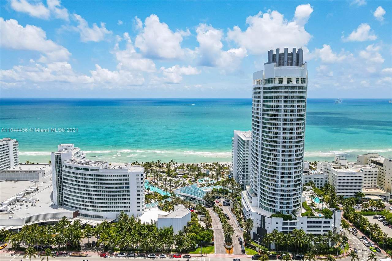 4401 Collins Ave - Photo 1