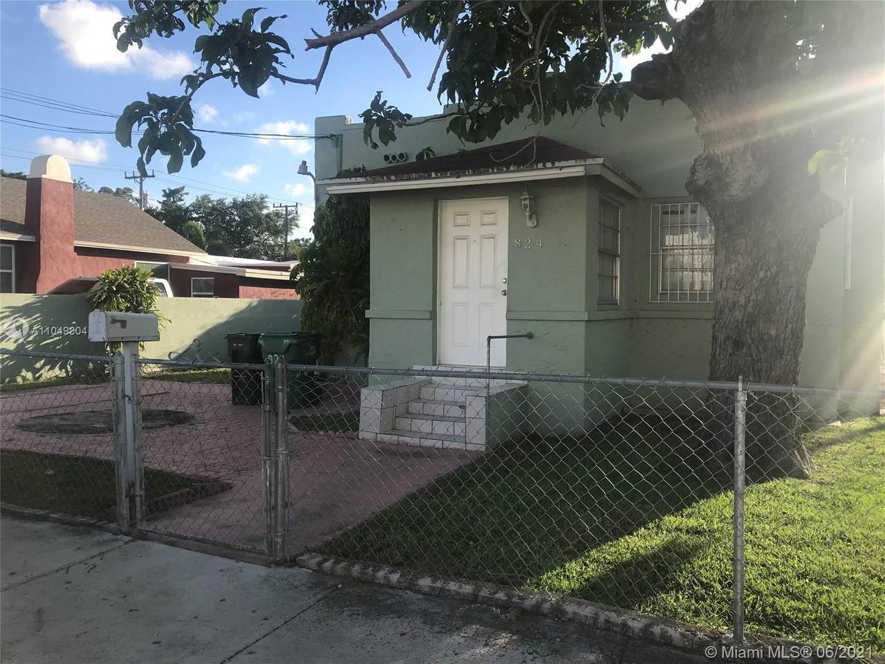824 43rd Ave - Photo 1