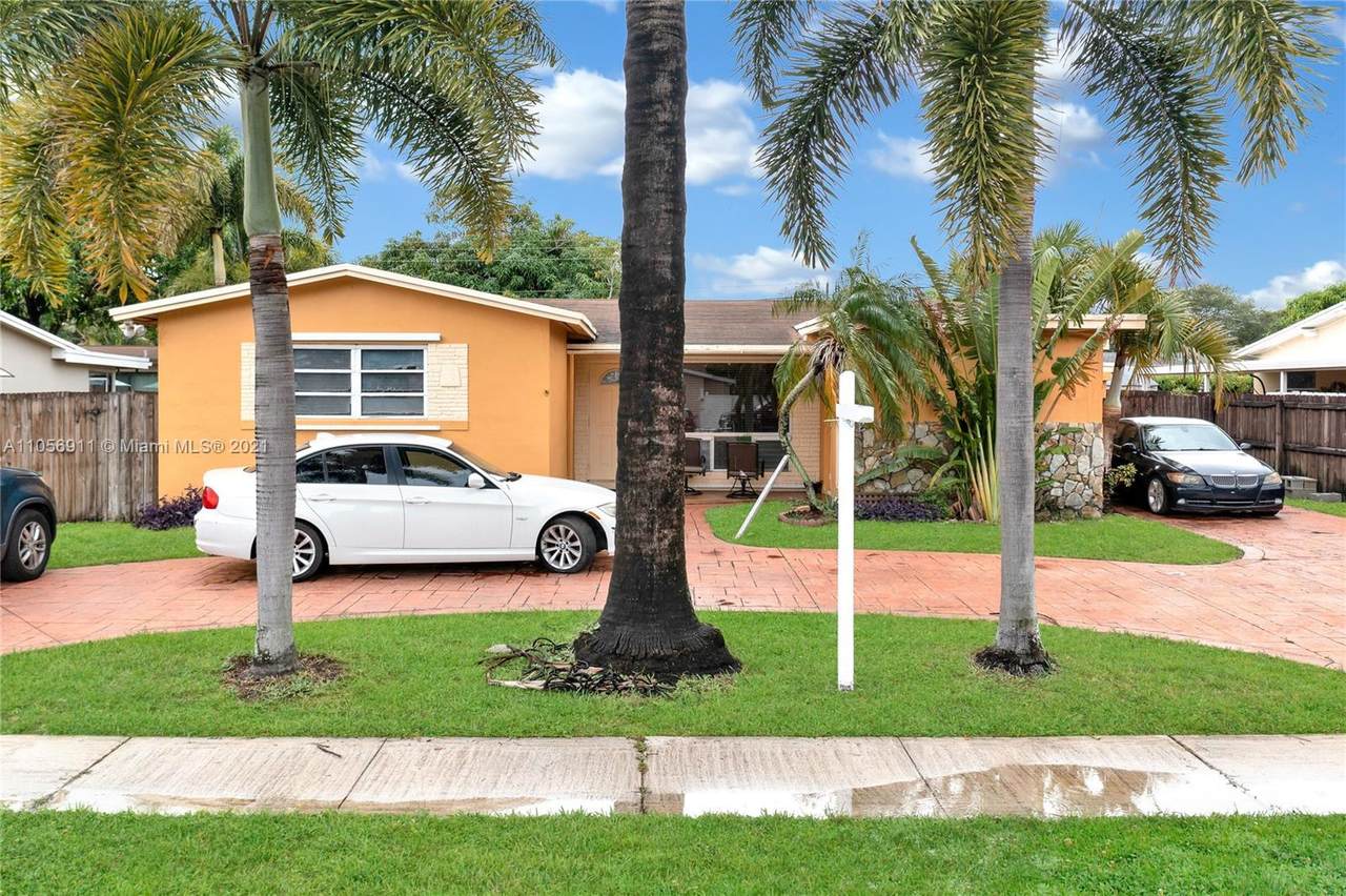 610 69th Ave - Photo 1