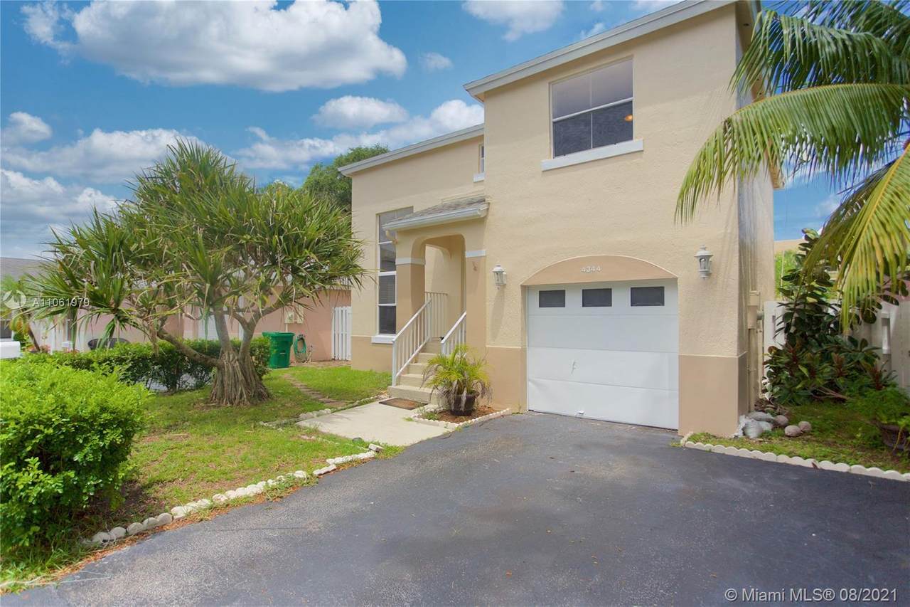 4344 72nd Way - Photo 1