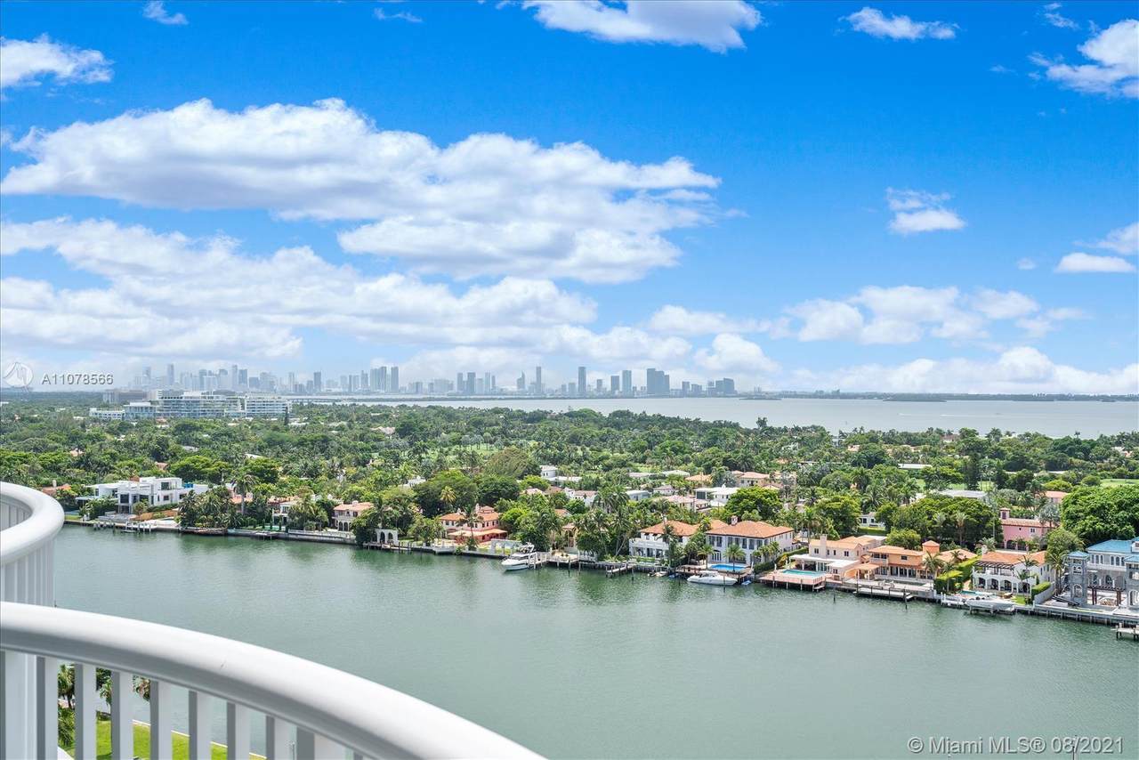5401 Collins Ave - Photo 1