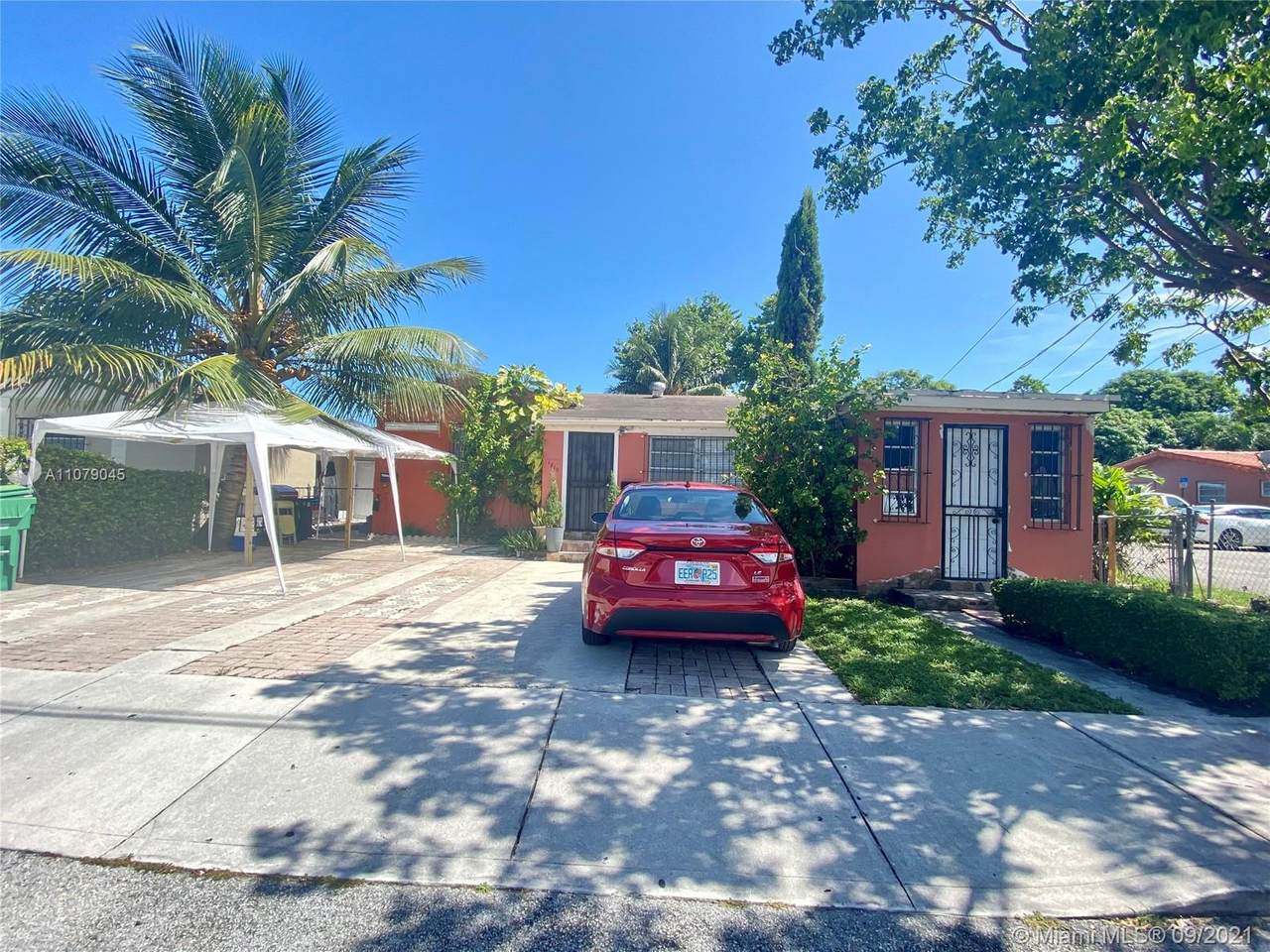 1810 5th St - Photo 1