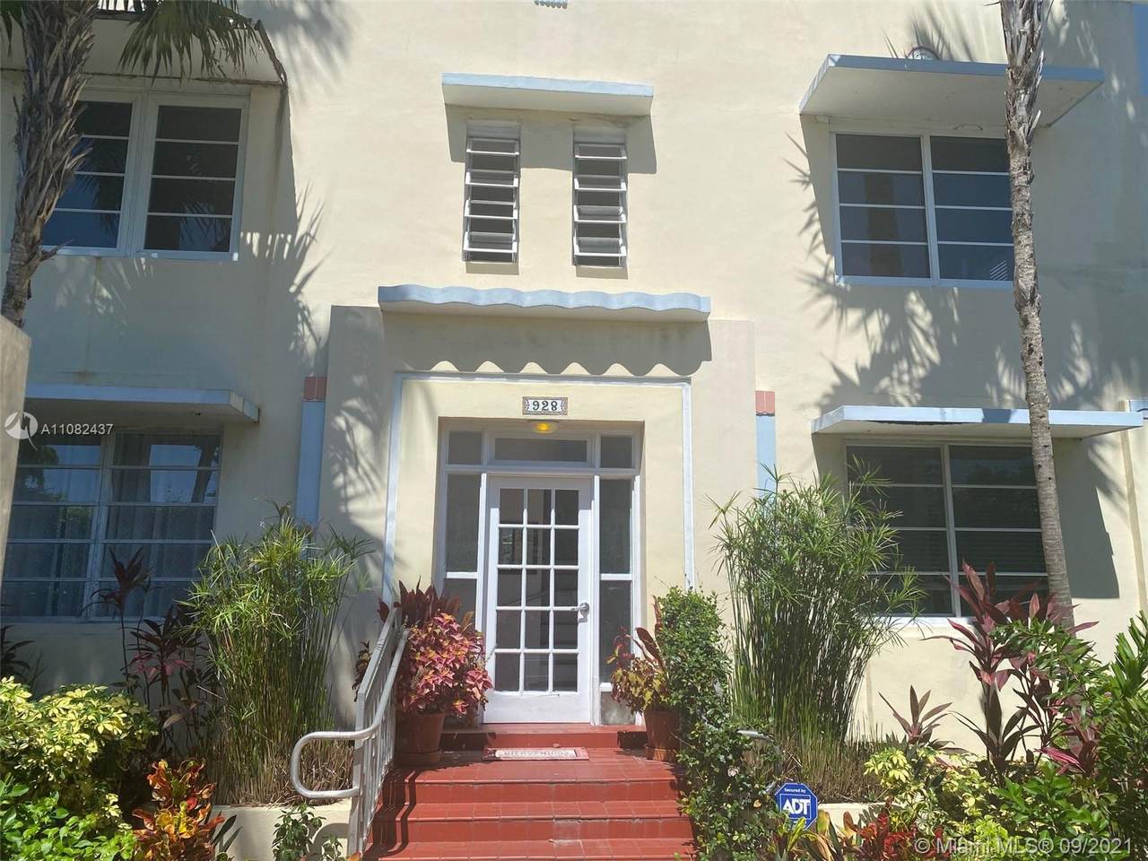 928 Euclid Ave - Photo 1