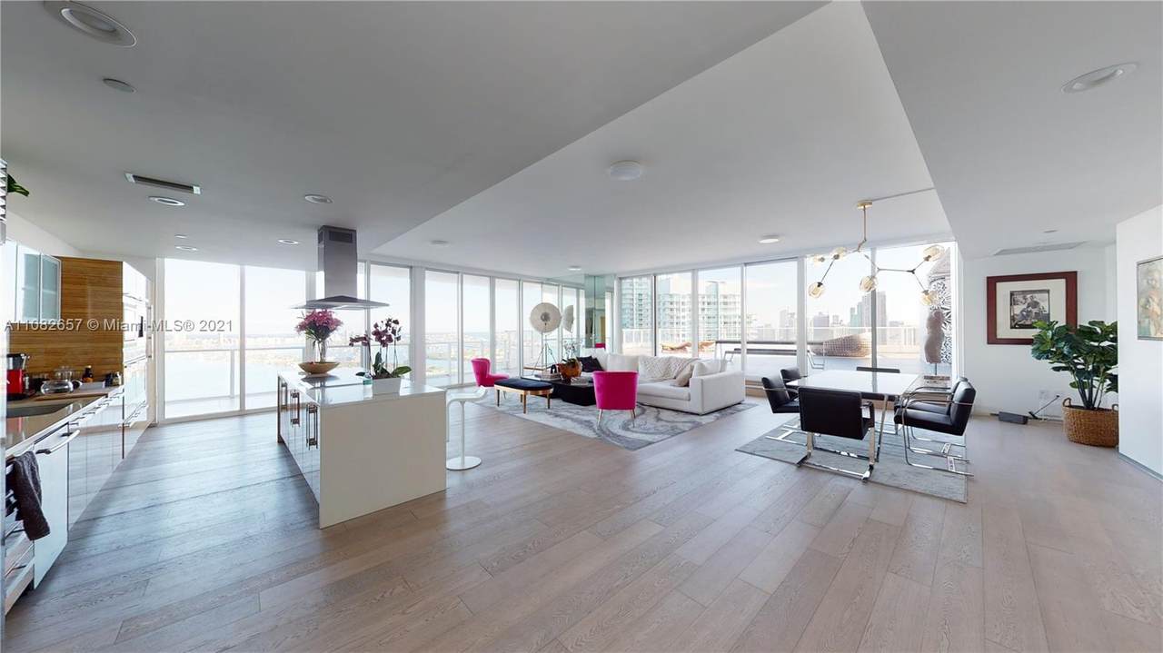 2020 Bayshore Dr - Photo 1