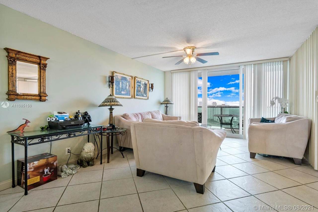 100 Bayview Dr - Photo 1