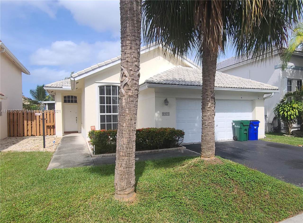 6935 27th Ct - Photo 1