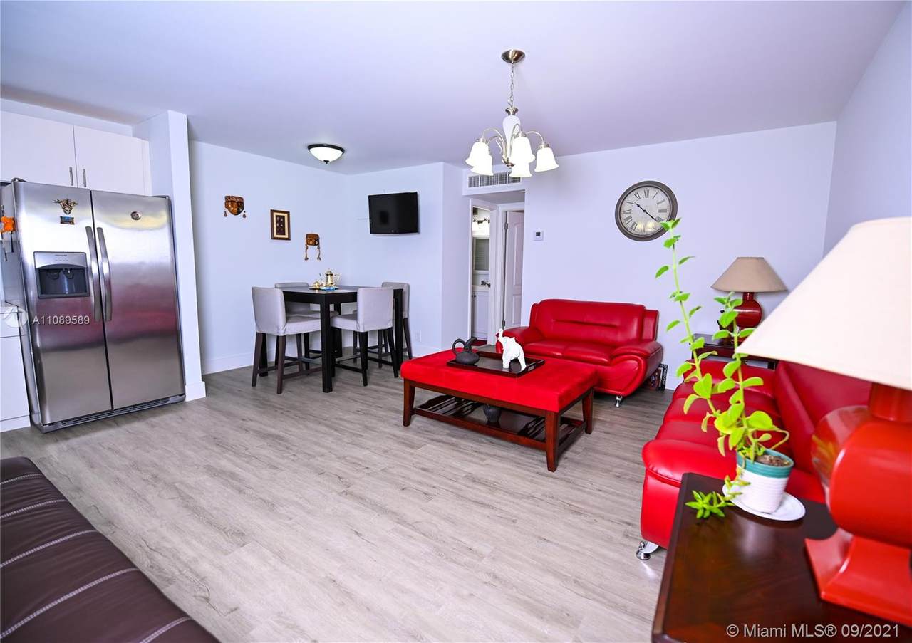 5300 Washington St - Photo 1
