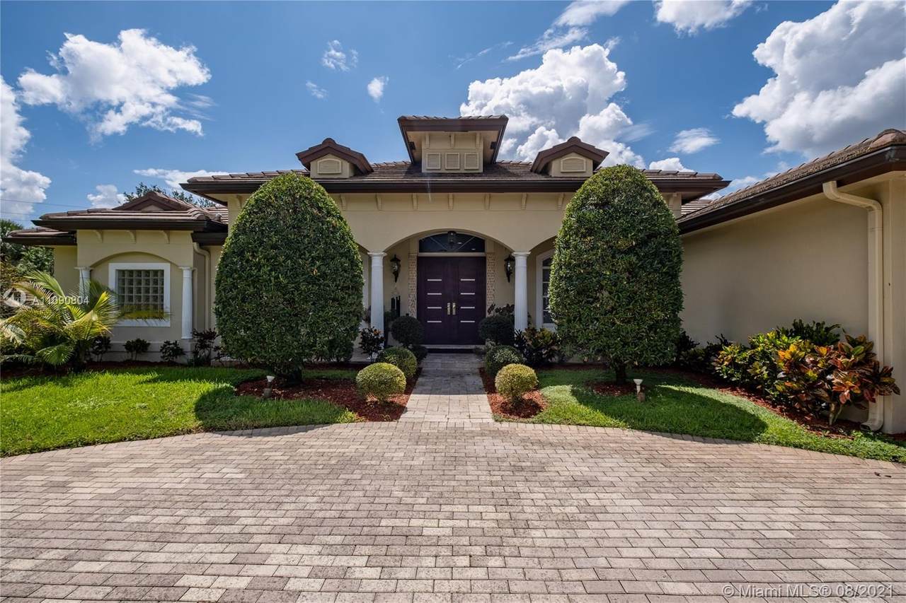2850 Jockey Cir E - Photo 1