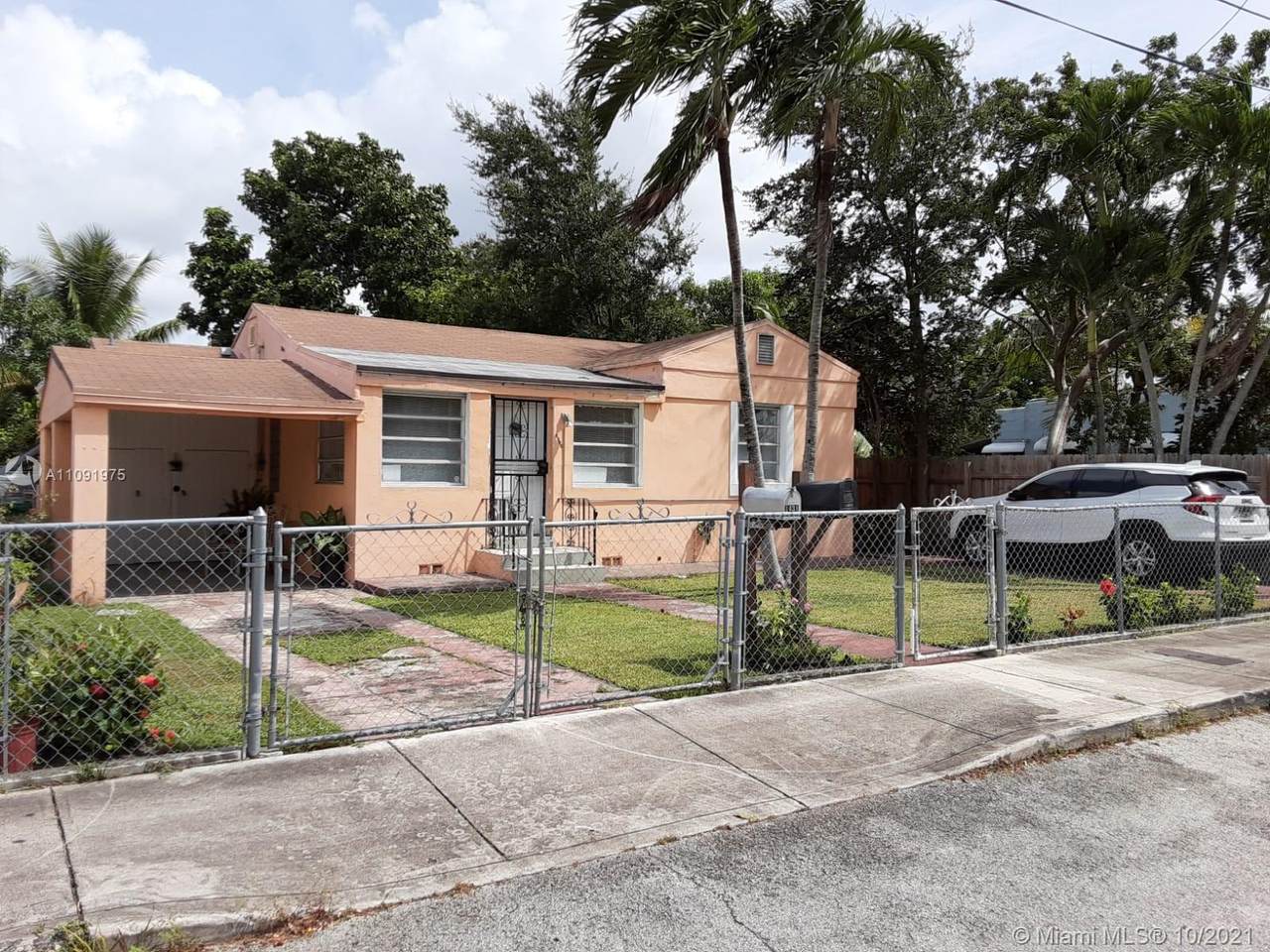 1431 26th St - Photo 1