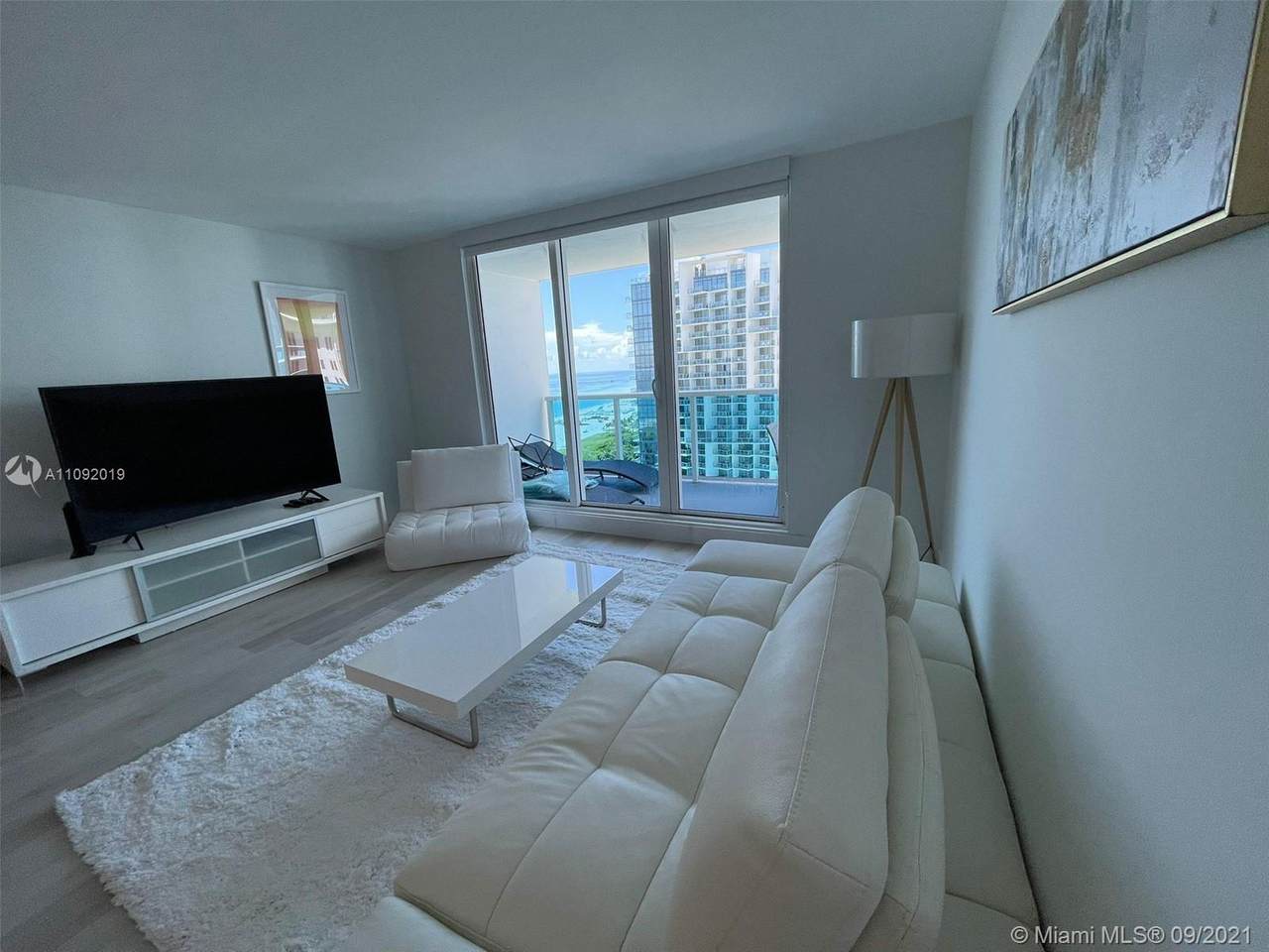 2301 Collins Ave - Photo 1